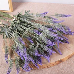 Planta de lavanda artificial QIHAO, 4 ramas, flor decorativa de plástico de alta simulación para el hogar, boda, accesorios para exteriores - Product Image 3