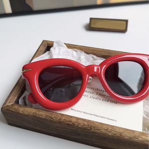 Gafas de Sol Vintage para Mujer, Montura Redonda, Color Rojo y Negro, Protección UV400, Lentes de PC, para Todo Tipo de Rostro - Product Image 4