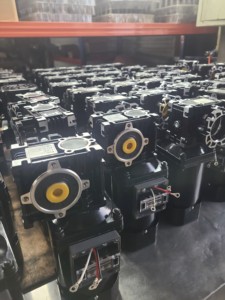 Nmrv 30/40/50 Worm Gear Box có thể điều chỉnh <span class=keywords><strong>1</strong></span>-pha 220V AC động cơ 25W-250W tốc độ giảm tốc cho băng tải - Product Image 6