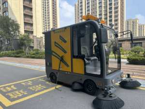 शुद्ध इलेक्ट्रिक स्व-चालित सड़क सफाई वाहन पूर्ण बंद डिजाइन उच्च दबाव पानी बंदूक स्वचालित व्यापक - Product Image 5