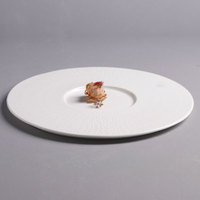 Assiette de luxe en porcelaine fine pour hôtels, vente en gros, faible MOQ, empilable, bord large, plat de service pour traiteur, idéal pour banquets de mariage haut de gamme