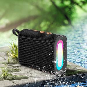 Haut-parleur portable Mini 5W IPX4 étanche avec LED RGB, <span class=keywords><strong>batterie</strong></span> rechargeable 5.3, prise en charge de la carte TF, haut-parleurs d'extérieur G04PRO - Product Image 4