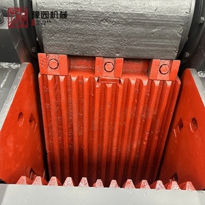 Taşınabilir Mini Çeneli Kırıcı Makinesi 24-56t/s Kapasiteli Karbon Çelik Gövdeli Yüksek Verimli Birincil Kırma Altın Cevheri Granit - Product Image 3