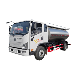 Camion cisterna in acciaio inossidabile da 5000 litri per trasporto acqua, latte e petrolio - Product Image 1