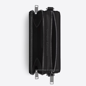 Bolso bandolera de hombre de piel de guijarro negro con logotipo personalizado, bandolera de hombro con doble cremallera para hombre - Product Image 4