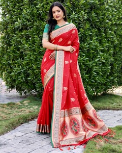 Saree en soie Kanjivaram de concepteur d'approvisionnement direct d'usine pour les femmes vêtements de fête disponibles à un prix abordable - Product Image 5