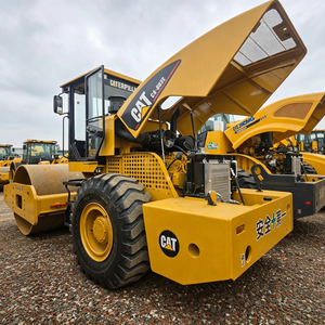 Compacteur de sol à tambour unique vibrant CS683E de marque célèbre, d'occasion, pour travaux routiers - Product Image 5