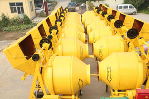 Betoniera diesel portatile elettrica 350L a basso prezzo acquista betoniere autocaricanti - Product Image 2