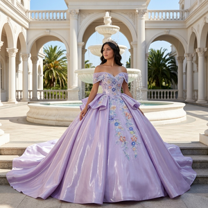 ชุดราตรีงาน Quinceanera แบบมีชายกระโปรงยาว ทรงบอลกาวน์ สีม่วงไลแลคเงางาม รุ่น 6972 ประดับลูกไม้ แต่งดอกไม้ ปักคริสตัล คอรูปหัวใจ พร้อมเชือกผูกด้านหลัง - Product Image 1