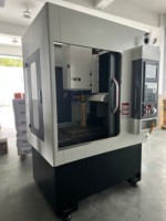 Poros BT30 6000RPM perubahan alat cepat DK-550 berat efisiensi tinggi pusat mesin bor CNC