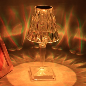 Lampe de table créative de luxe haut de gamme en verre moderne pour chambre à coucher, restaurant, décoration, vente en gros pour usage Internet, à piles - Product Image 4