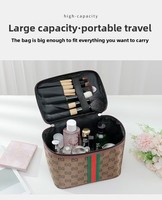 Ensemble de 67 pièces : Nouveaux bandeaux en peluche, bracelets de spa pour femmes, outils de beauté professionnels, trousses de toilette et de maquillage – Vente en gros