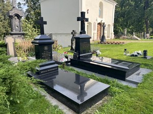 Marqueur de tombe personnalisé <span class=keywords><strong>en</strong></span> <span class=keywords><strong>granit</strong></span> noir absolu |   <span class=keywords><strong>Pierre</strong></span> commémorative durable |   Exportation directe - Product Image 5