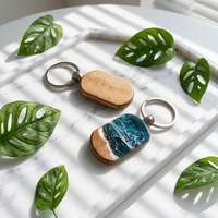 Porte-clés personnalisé en bois et résine avec logo gravé au laser, OEM, pour cadeau d'entreprise, vente en gros