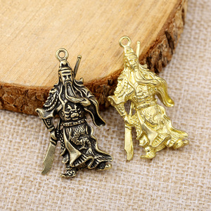 จี้รูปเจ้ากวนทองเหลือง 36x50 มม. พวงกุญแจรถ ของตกแต่งบ้าน - Product Image 4