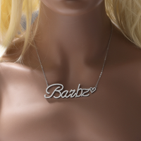 Nouveau pendentif nom en forme de cœur glacé en majuscules et minuscules, chaînes anglaises pour femmes et hommes, bijoux en acier inoxydable 316L