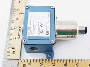 Buen Precio United Controls J6-142 9508 15 Interruptor de CA 125V/250V 0-18PSI 0-124KPA United - Product Image 4