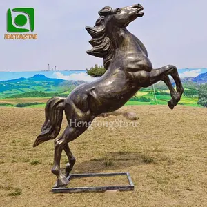 Большая наружная декоративная статуя животных из стекловолокна бронзового цвета для бега лошади
