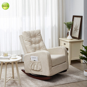 <span class=keywords><strong>Fauteuil</strong></span> berçant à armature en <span class=keywords><strong>bois</strong></span> velours capitonné beige design moderne avec poche latérale mobilier de détente pour la chambre d'enfant pour bébé - Product Image 1