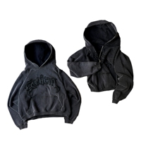 Sweat à capuche oversize noir en coton avec logo imprimé en relief, poche avant, coupe courte, style automne pour homme