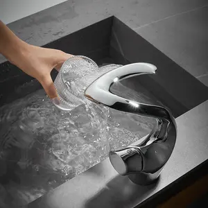 Modernes einzigartiges Design S-Form Chrom Becken Wasserhähne Mixer Gold Messing Badezimmer Mischbatterie Kreative Kunst Wasserfall Waschbecken Wasserhahn Weiß