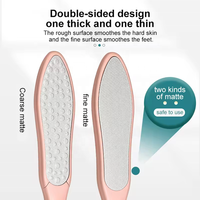 Râpe à pieds professionnelle en acier inoxydable et plastique en forme d'épée, double face, pour éliminer les callosités, outil de pédicure