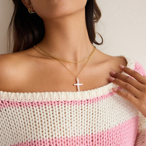 Collier double rang en perles d'eau douce, pendentif géométrique en acier inoxydable plaqué or 18 carats, bijoux tendance - Product Image 3