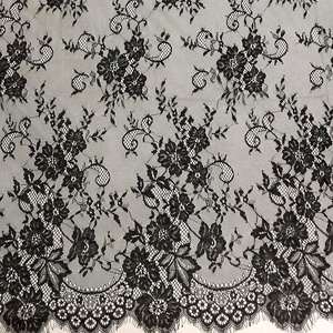 Tessuto in Pizzo Chantilly di Buona Qualità con Bordo Cigliato LT20492 di Fancy Factory - Product Image 4