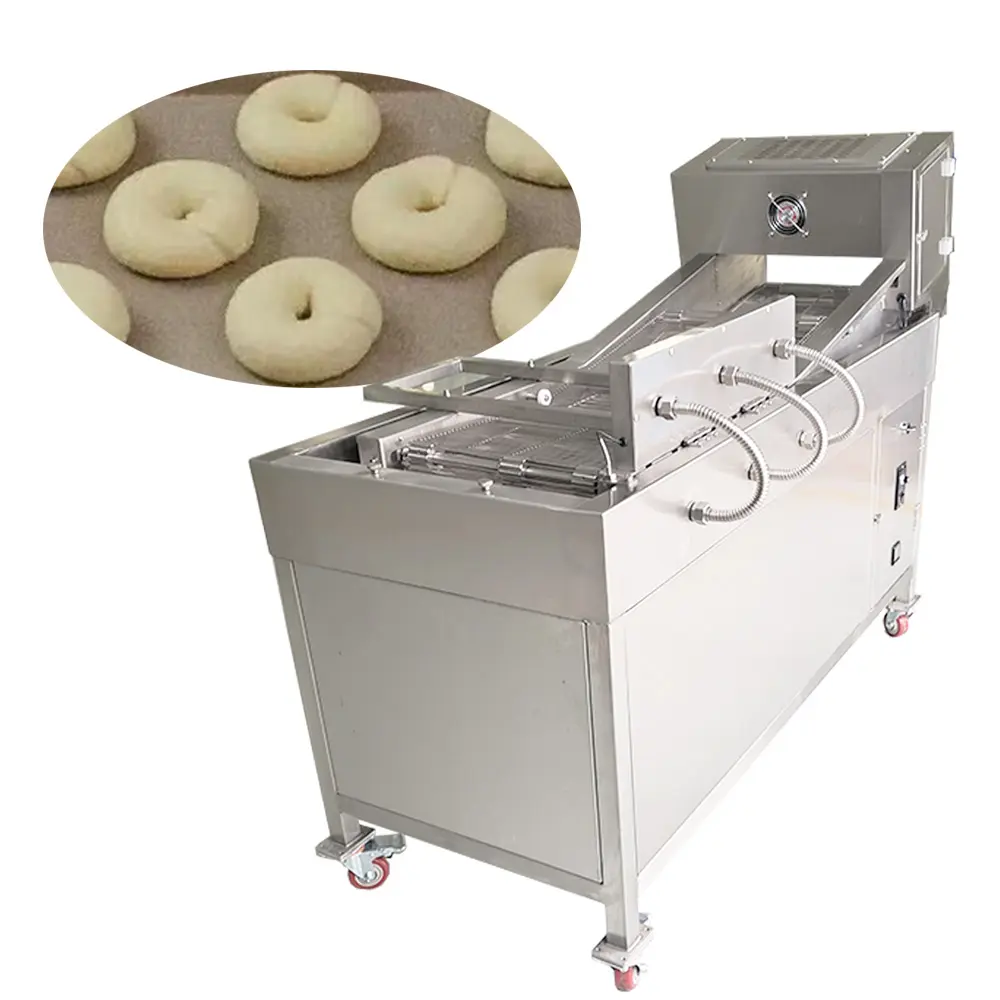 Convoyeur continu Puce Friteuse Machine à frire automatique transportant la ceinture de chaîne de maille alcali Sucre eau Faire bouillir la pâte à bagel
