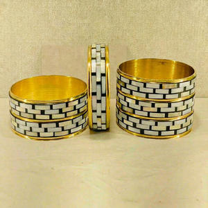 Ensemble de 3 bracelets ronds en mosaïque de coquillages faits à la main FALAK WORLD EXPO, en laiton, décoration d'intérieur, artisanat naturel moderne - Product Image 1