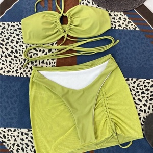 Maillot de bain une pièce personnalisé pour femme, micro-soutien-gorge, style halter, imprimé floral, respirant, séchage rapide, coupe V-string, pour la plage - Product Image 5