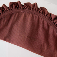 Pochette de maquillage portable en polyamide recyclé, design tendance, à volants, en forme de demi-lune