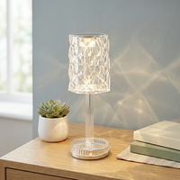 Lampe de table portable haut de gamme moderne à LED sans fil en plastique, rechargeable avec variateur tactile