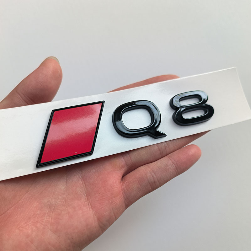 Nouveau carré rouge q8 noir brillant