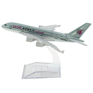 Modèle d'avion à l'échelle 1:500, Qatar <span class=keywords><strong>Airways</strong></span> Airbus A380, modèle d'avion en alliage moulé sous pression avec support, fourni par l'usine - Product Image 1