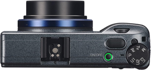 Appareil photo numérique compact Ri coh GR IIIx Urban Edition, corps gris métallisé avec anneau bleu marine - Product Image 6