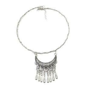 Collar Miao Othere con Borla de Luna Creciente, Colgante Étnico <span class=keywords><strong>Hmong</strong></span> Tallado a Mano con Flecos en Capas, Cadena Delicada de Cuentas de Semillas, Estilo Retro Boho - Product Image 2