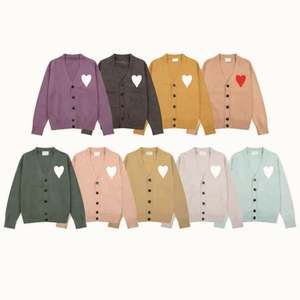 เสื้อสเวตเตอร์ผู้ชายผ้าวูลหรูหราแบบลำลอง ป้องกันขนร่วง ผลิตโดยตรงจากโรงงาน พร้อมลายถักรูปหัวใจ - Product Image 3