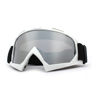Gafas de Motocicleta de Plástico ABS con Diseño a Prueba de Viento y Lentes Antivaho para Conducción Todoterreno - Product Image 4