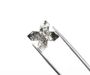 Anillo con Colgante de Diamante en Forma de X de 1.62 CT, 9.9x9.0mm, Cultivado en Laboratorio, Certificado IGI - Product Image 2