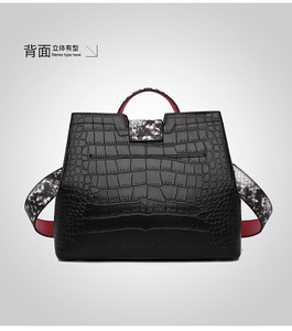 Sacs à main et sacs fourre-tout tendance pour femmes, grands sacs à bandoulière personnalisés par des créateurs de mode - Product Image 4