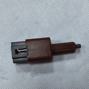 Interruptor de Luz de Freno Nissan 25320JN00A 25320AX00C 25320-AX00B Para Reemplazo y Reparación - Product Image 1