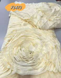 Tissu en maille de rose tridimensionnel surdimensionné pour costumes de scène européens et américains, robes de mariée et tissus brodés - Product Image 5