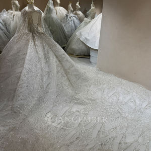 Robe de mariée longue à traîne avec cape, Jancember DW0163, style royal, ornée de paillettes - Product Image 2
