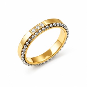 Bague à deux tons superposée avec bordure perlée et grappe d'accentuations courtes transparentes, bijou moderne et audacieux - Product Image 1