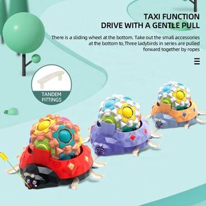 Jouets d'interaction parent-enfant : Scooter de massage portatif avec base lumineuse colorée et balle en silicone de décompression - Product Image 3