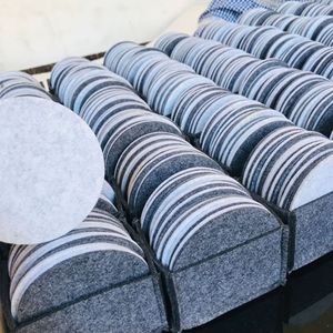 क्यूstromize लोगो क्लासिक डार्क ग्रे कपड़े कोस्टर सेट-पेय के लिए महसूस किए गए ग्लास कोस्टर सेट - Product Image 4