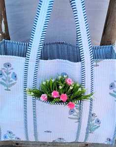 Bolso Tote Reversible de Algodón Acolchado con Estampado Floral, Bolso de Mano Hecho a Mano para Compras, Viajes y Uso Diario - Product Image 5