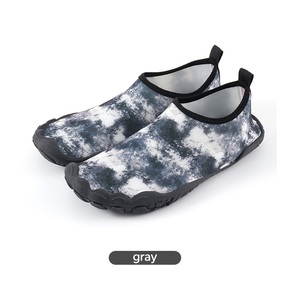 Chaussures de sport aquatiques pour femmes et hommes, séchage rapide, pour le surf, le yoga, la piscine, les exercices en plein air, la natation en amont, les sports nautiques, la randonnée en rivière, la marche dans l'eau sur la plage - Product Image 2