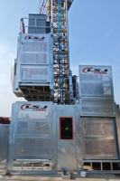 Ascenseur à crémaillère électrique homologué CE pour la construction de bâtiments de grande hauteur, boîte de vitesses, capacité de 2000 kg, monte-charge à passagers haute efficacité